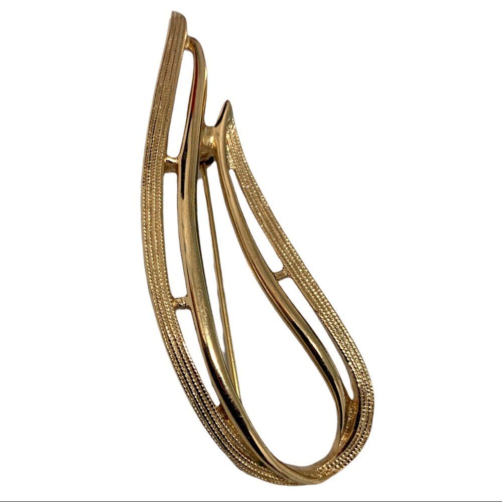 Vintage Gold Tone Swoop Curve Brooch Marked Signed